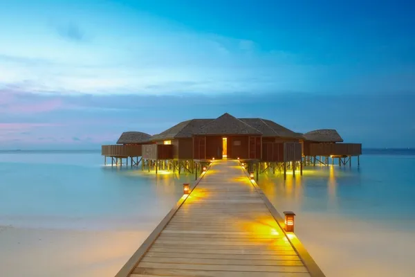 Shirley Caporaletti: Maldives - Land Of The Islands