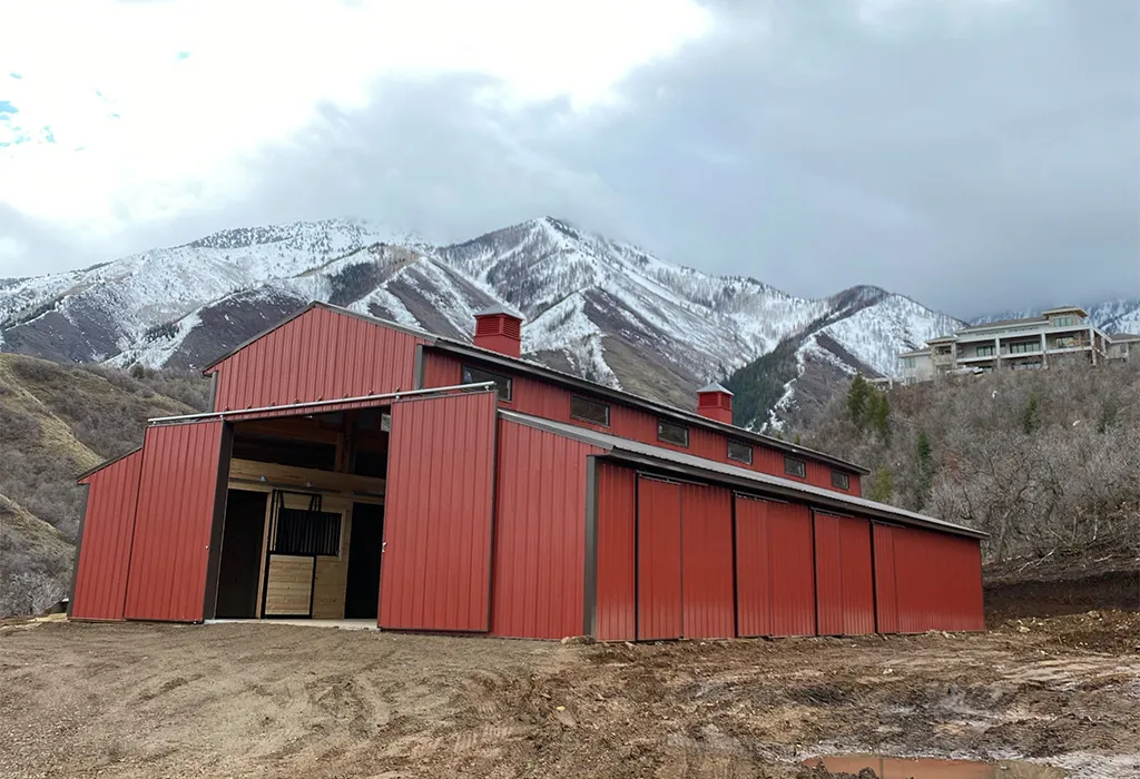 The Advantages of Hiring a Pole Barn Expert